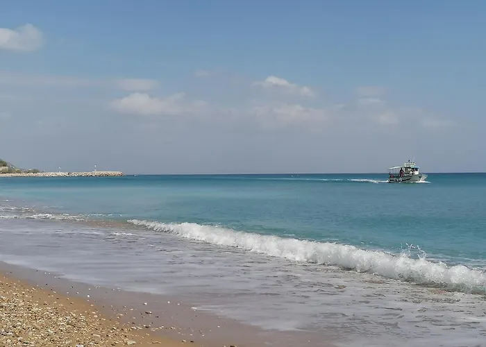 Studio Apartment 1, Komi Beach