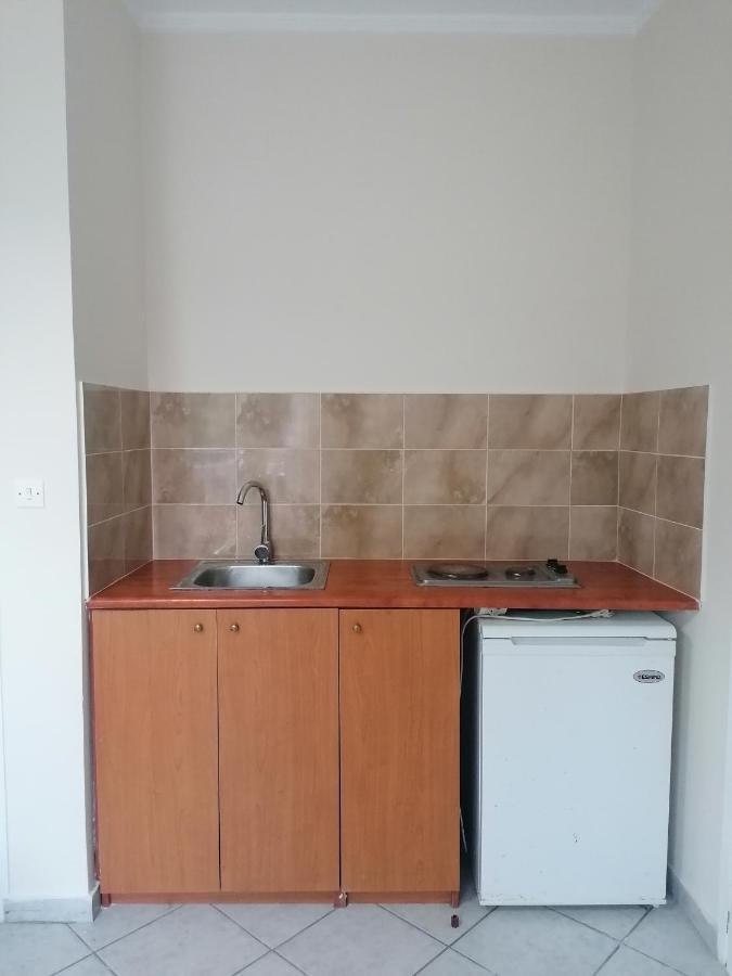 Apartment 1, Komi *